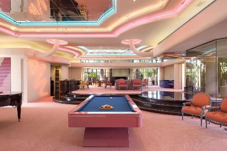 Background picture of YellowsClub