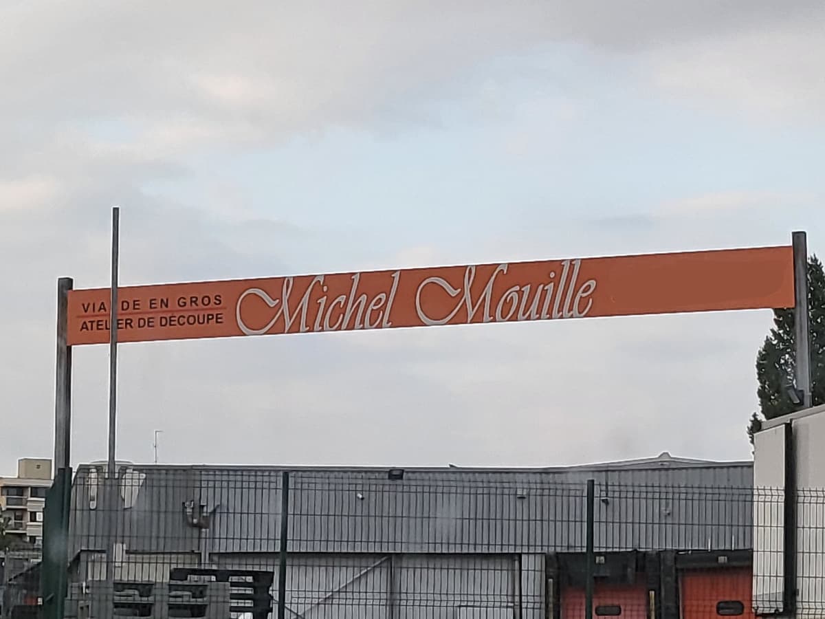 Background picture of 🌈Poki 