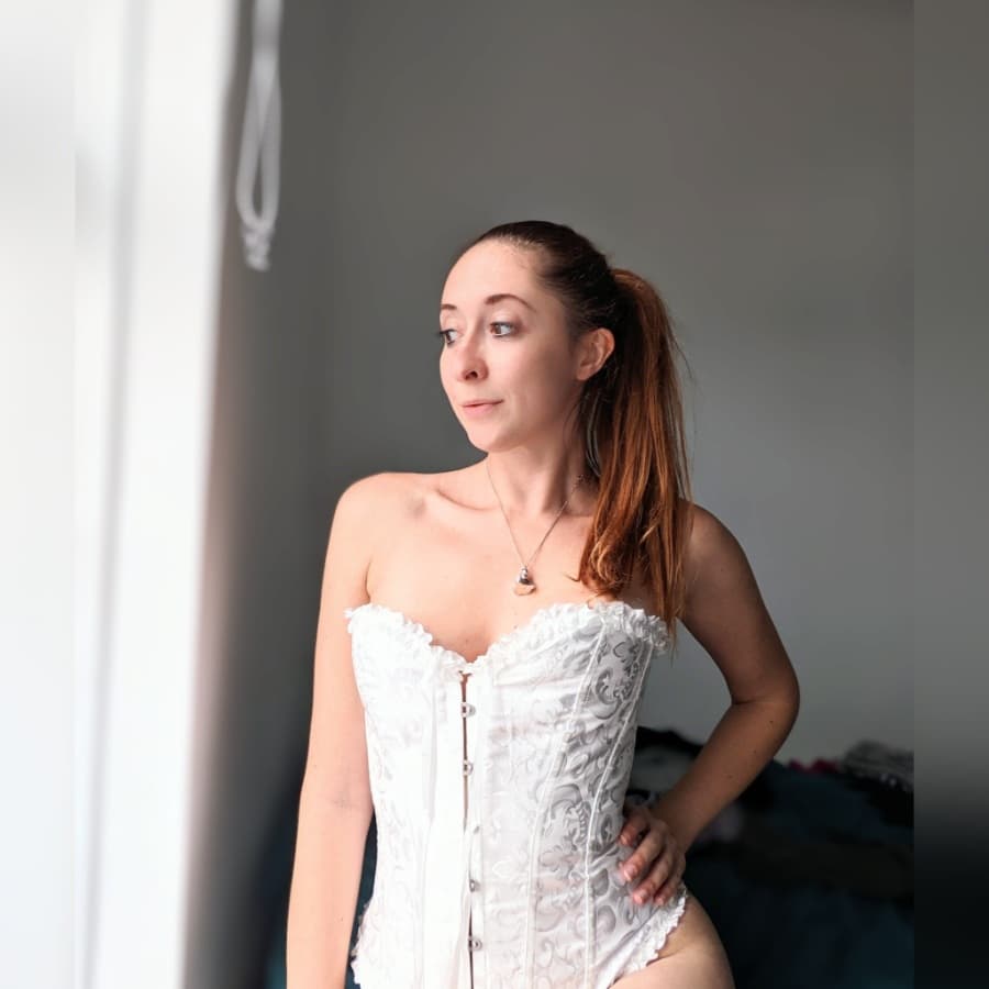 Background picture of ellieminimay