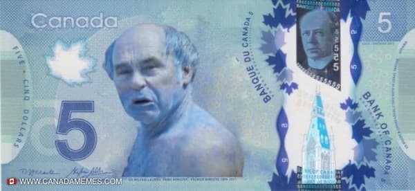 Background picture of Ari 💛🐭